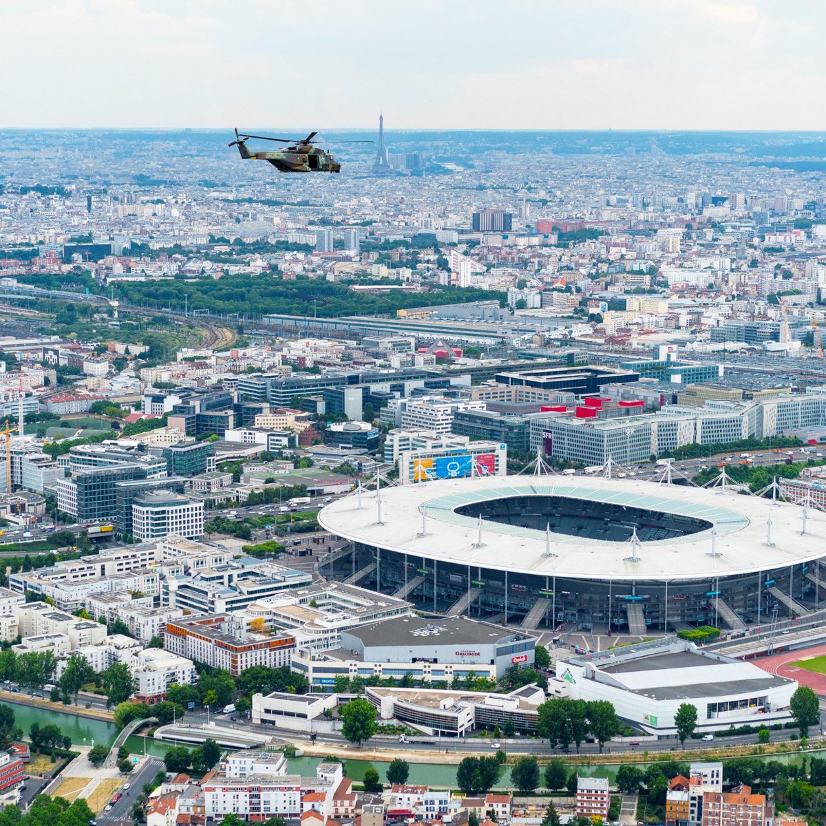 rvpfr__'s tweet photo. 🚨ALERTE GÉNÉRALE !!!! 

KAARIS VIENT D’ANNONCER OFFICIELLEMENT UN CONCERT AU STADE DE FRANCE 🏟️🇫🇷

LE SÉISME QU’IL VA CRÉER CE JOUR-LÀ 😱 https://t.co/ffS4YH5fPM
