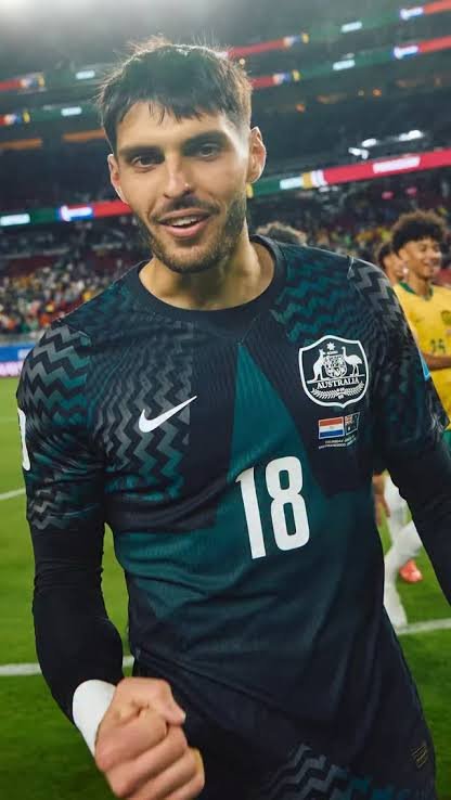 _ballcenter's tweet photo. Patrick beach turned into prime vozinha 😭

He's the only one standing by Egypt and Ro16

Egypt vs Australia https://t.co/YnfEzTtu1r