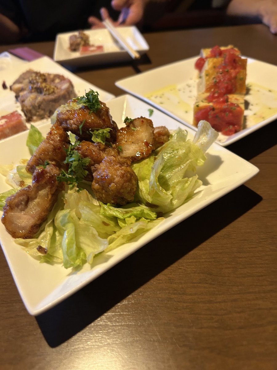 fastde69's tweet photo. 昨夜は会社の友人達と地元シャノワール(氷見)で飲み会でした🍻
初めてのお店、私大好きになりました😍
沢山呑んで笑ってカラオケ歌ってまだまだ若いぜ俺もヨシオも😤 https://t.co/NRBVk1z6bS