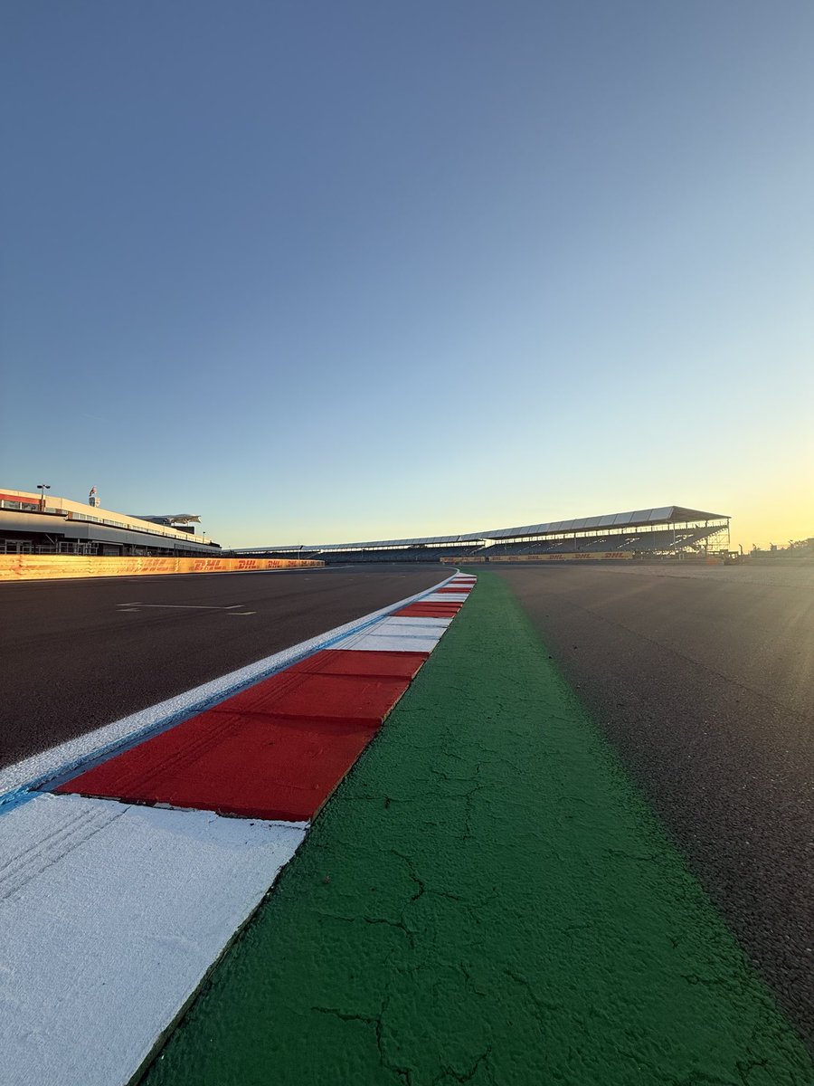 InvictaRacing's tweet photo. Silverstone sunsets hit different 💛

See you tomorrow…

#InvincibleInSpirit #F2 #Formula2 #BritishGP https://t.co/YXzcF8z0GC