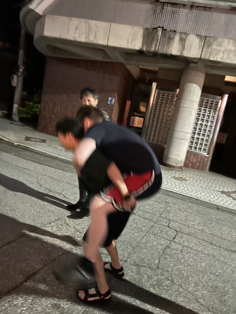 fastde69's tweet photo. 昨夜は会社の友人達と地元シャノワール(氷見)で飲み会でした🍻
初めてのお店、私大好きになりました😍
沢山呑んで笑ってカラオケ歌ってまだまだ若いぜ俺もヨシオも😤 https://t.co/NRBVk1z6bS