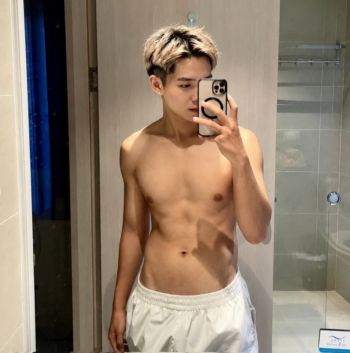 boypho000's tweet photo. kiếm ng nc mà khó ghê 
thẳng nha . top miễn ib https://t.co/GrrkrPjvum
