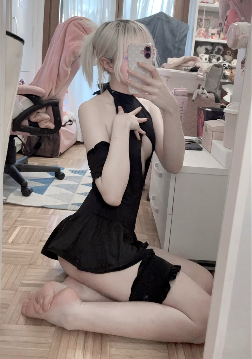 babymonkey111's tweet photo. Saber alter swimsuit cosplay try on https://t.co/SEtxgahBfy