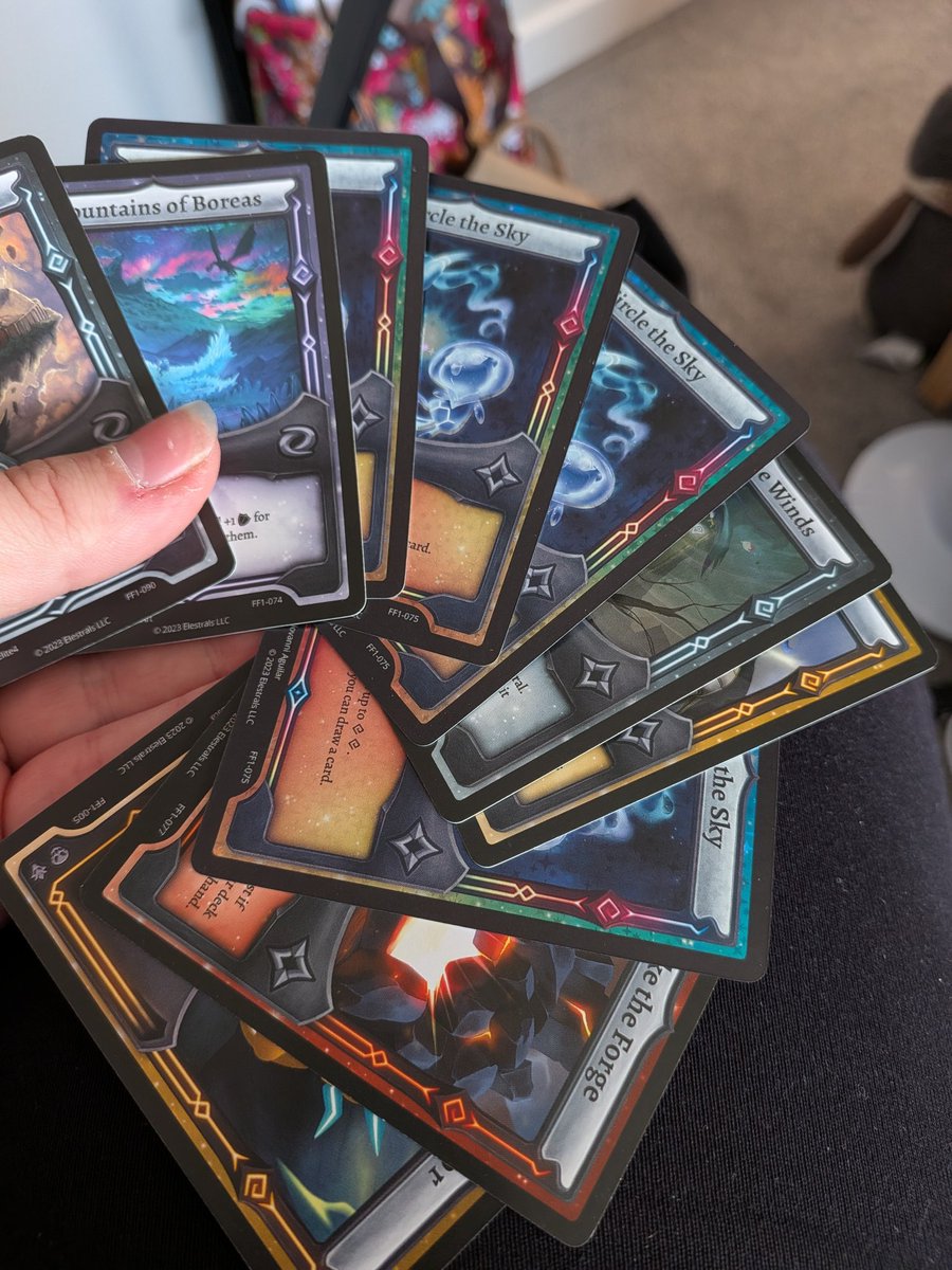 LauraGreenQ's tweet photo. No Kryoscorch lmfao. Still have 2 boxes otw. Maybe still a chance. Also got 3 Reverse stellers form this load. Also look at this error pack, 4 Circle the sky holos in one pack https://t.co/oHtUjaLdKK