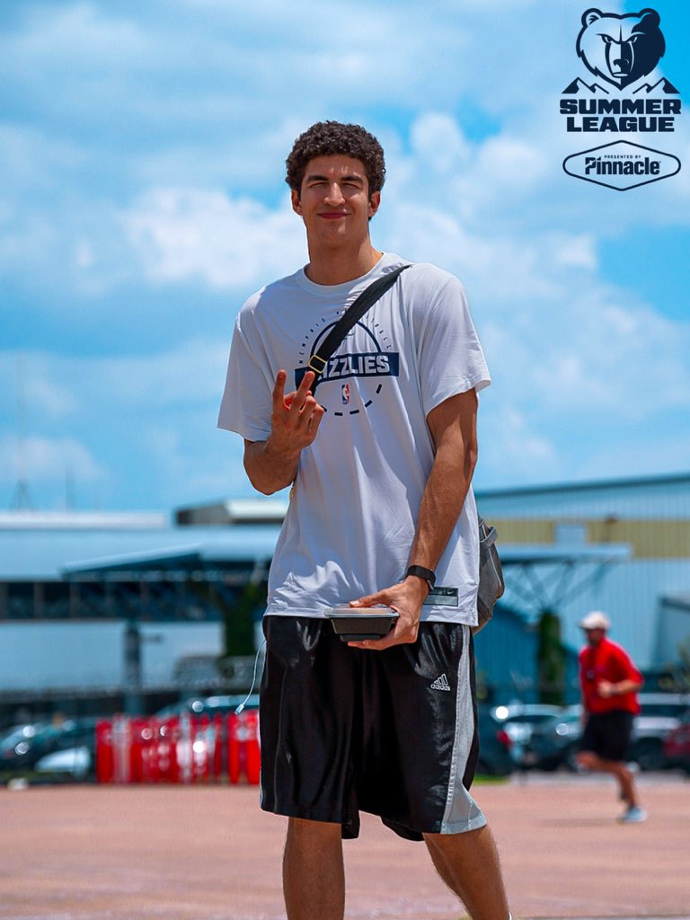 memgrizz's tweet photo. Summer work otw ✈️ https://t.co/pDv2m2SO8v