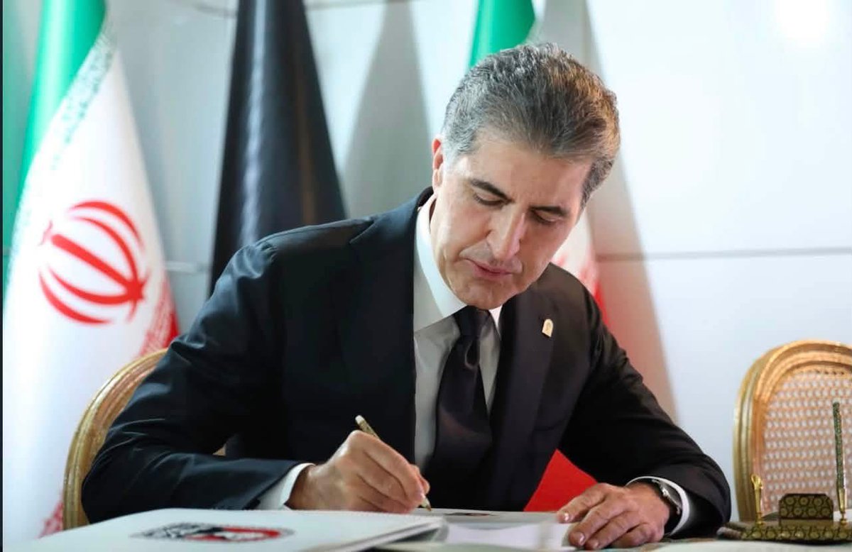 MuhammadBahra's tweet photo. سەرۆکی هەرێمی کوردستان بەشداری لە ڕێوڕەسمی ماڵئاواییکردن له‌ ڕابەری پێشووى ئێراندا دەکات https://t.co/e6ZwkNlGRc