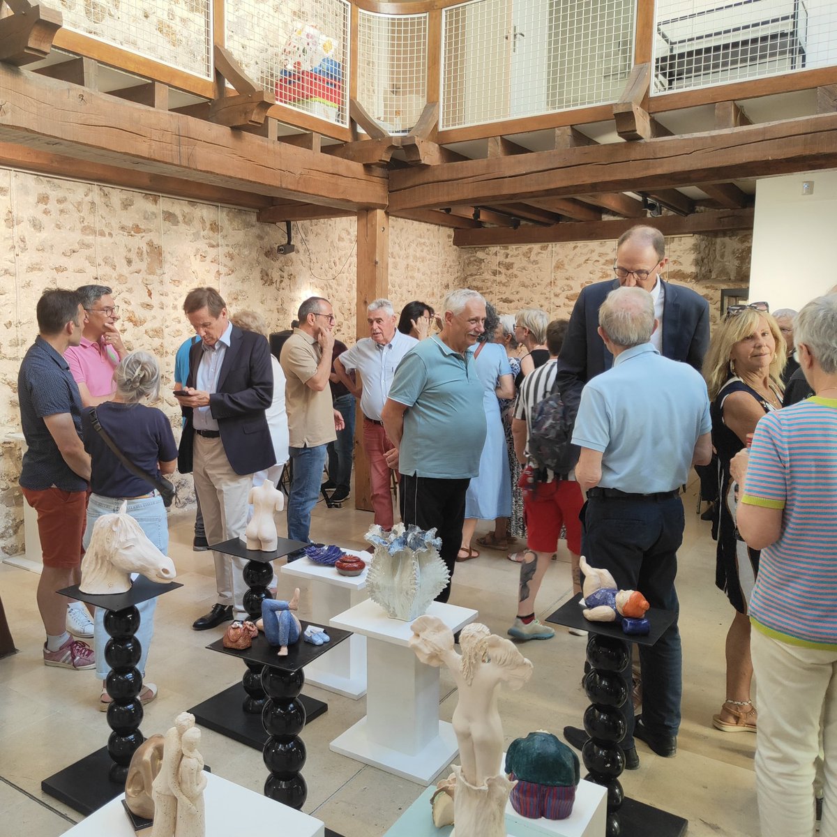 oclodong's tweet photo. Fêtes de voisins, inauguration de l’expo sculptures de Yerres Loisirs, réunion de quartier : une soirée à votre rencontre et à votre écoute. #Yerres #Essonne https://t.co/kNO9R7Yqj2