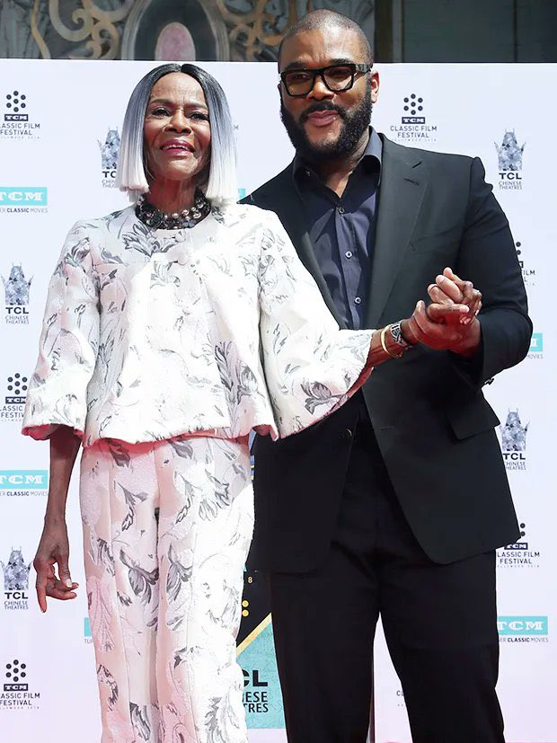 blacktwiterthrd's tweet photo. Tyler Perry once revealed that he paid Cicely Tyson $1 million for a single day of work, believing she had been underpaid throughout her remarkable career. https://t.co/0bpWAHMOZJ