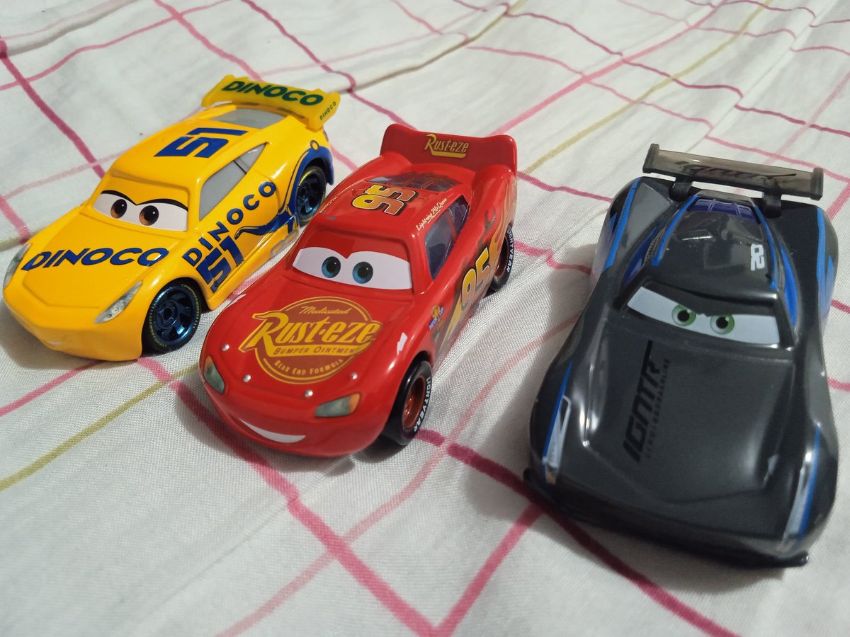 felipe210707's tweet photo. I want to sincerely thank my commissioners; in addition to helping me financially, they made this possible.🥲💙🫶
#Cars #Disney #Pixar #LightningMcqueen #CruzRamirez #JacksonStorm #Mattel #Diecast #Cars3 https://t.co/yKCtvKF0EA
