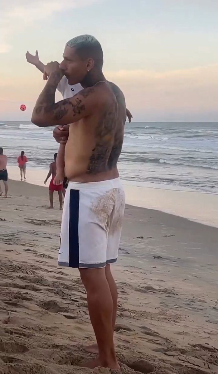fenerlibaba_'s tweet photo. @yagosabuncuoglu Richarlison'un göbekli hali için bonservisi baya düştü sanırım ve ilgimiz de ondan dolayı anladığım kadarıyla. Yahu adama Bonus olarak korsede teklif edin elalem ne der. Umarım yalan haberdir. https://t.co/aJWxuHv6OB