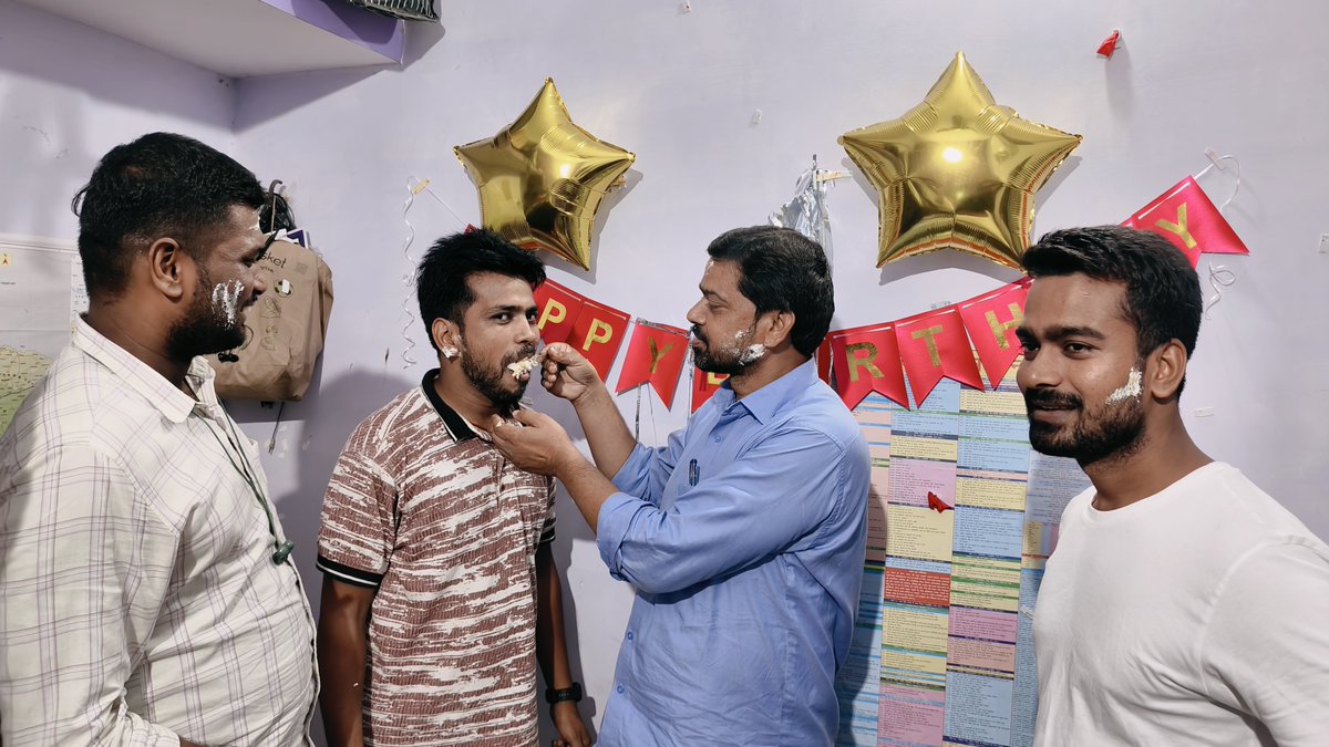 Ravi_Ranjan940's tweet photo. 🎂जन्मदिन की हार्दिक शुभकामनाएँ भैया! ईश्वर आपको उत्तम स्वास्थ्य, दीर्घायु और हर क्षेत्र में सफलता प्रदान करें। हमेशा ऐसे ही छात्रों और समाज की सेवा करते रहें।🎉
#Happybirthday
#dilse_dilip
#birthdaygift
#StudentsVoice
#studentleader
#Biharstudentunion
@DileepY51270176 https://t.co/GI35Coq22Y