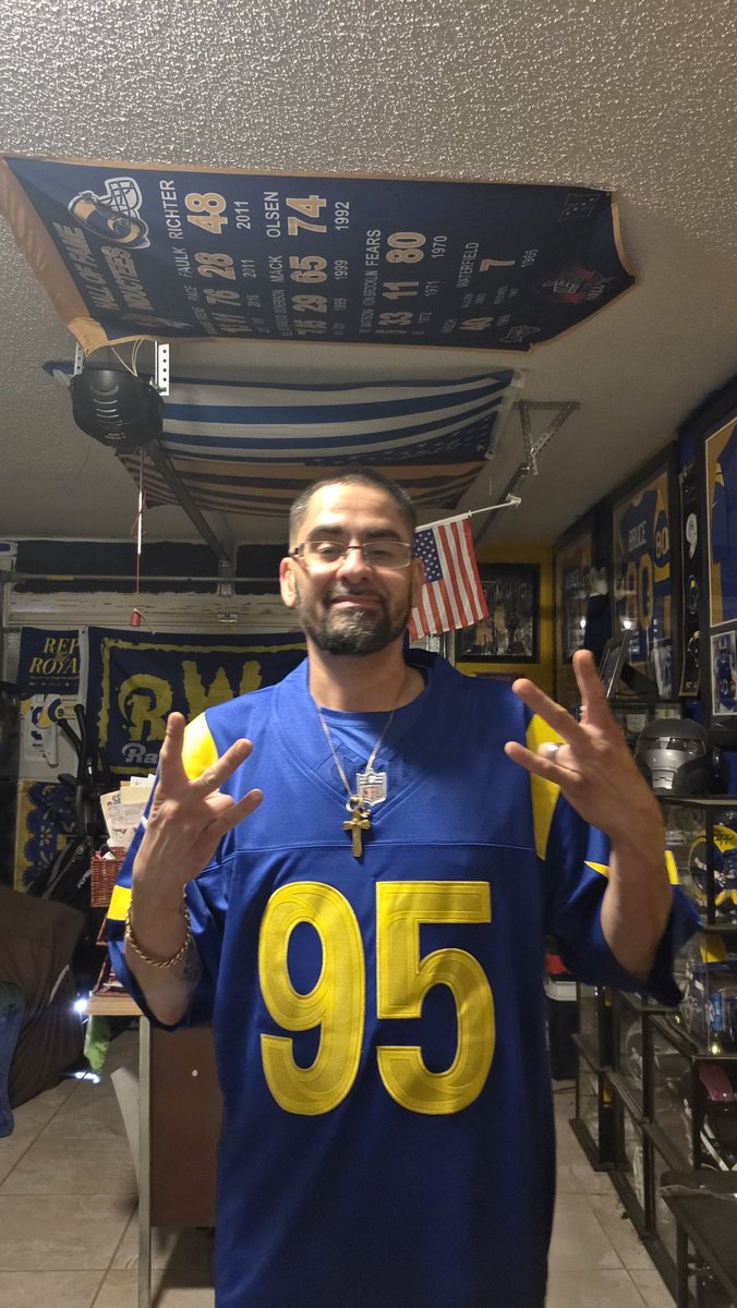 ZoroRivera's tweet photo. Got mine! 

If u need to order.  Just hot my DM. https://t.co/pm3SGkVnW9