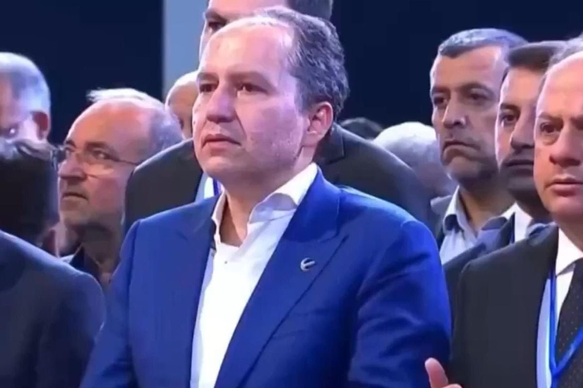 kemalozercom's tweet photo. Hamaney'in cenaze töreninde Erbakan gözyaşı dökmüş.

Allah akıl iz'an lütfetsin. https://t.co/6spaJfj1wS