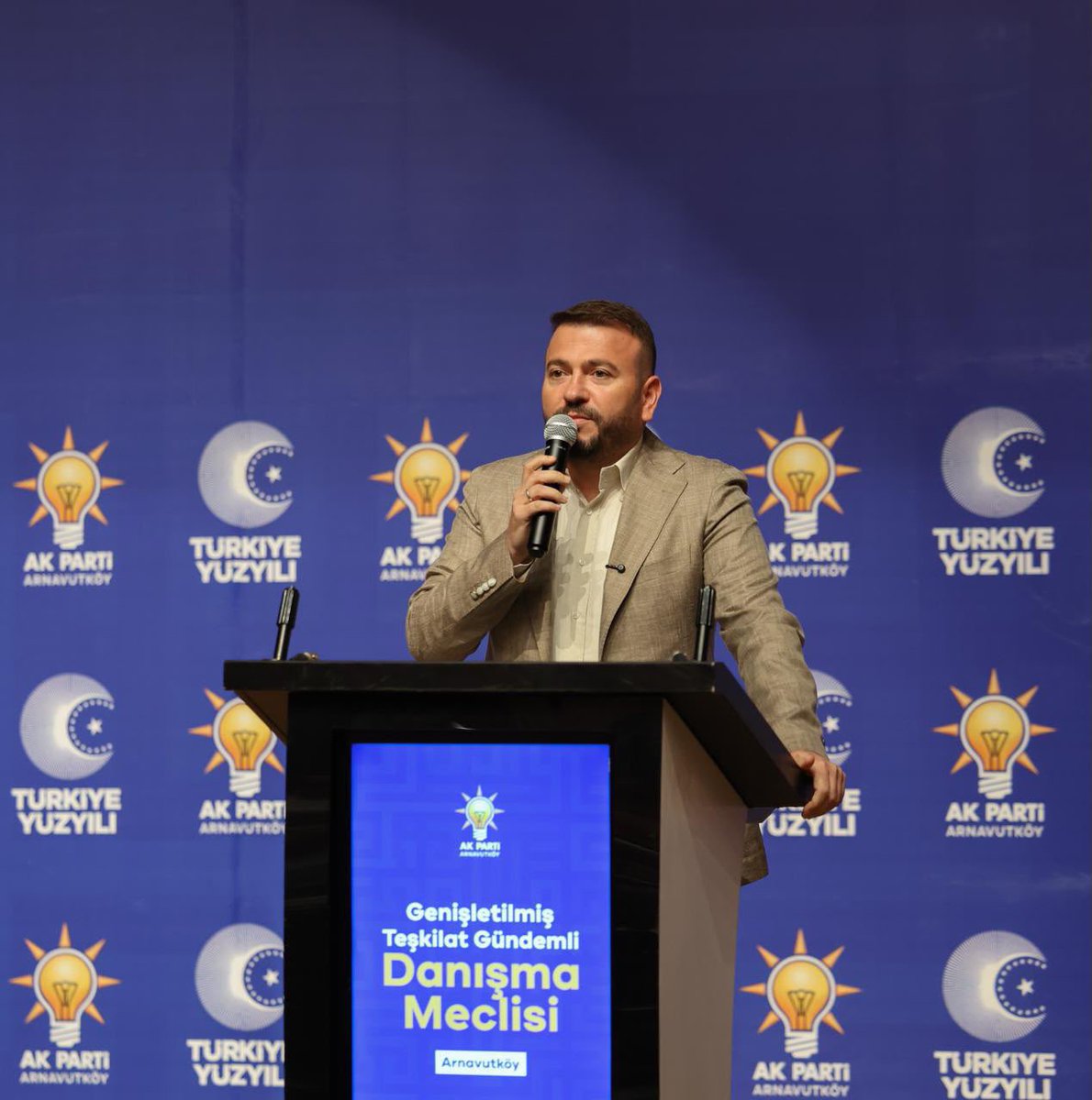 mcandaroglutr's tweet photo. Genişletilmiş Teşkilat Gündemli Danışma Meclisi Toplantımızda dava arkadaşlarımızla bir araya geldik.

Çalışmalarımızı değerlendirirken, önümüzdeki döneme ilişkin hedeflerimizi de istişare ettik. 

Rabbim birlik ve beraberliğimizi daim eylesin. https://t.co/C9lAIwnv5c