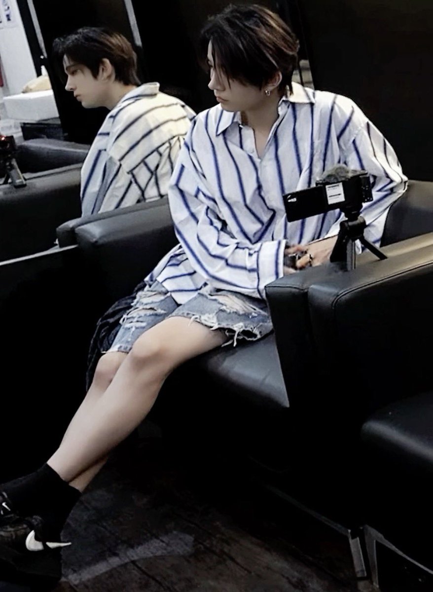 heemariners's tweet photo. we don't show enough appreciation for heeseung's legs... https://t.co/9Qgm0mSIZL