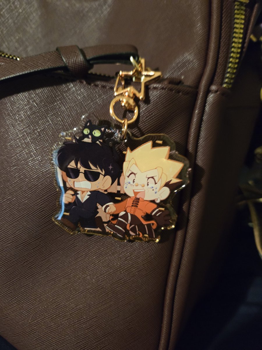 StarsOfEcho's tweet photo. THE KEYCHAIN I ORDERED FROM @/lunarriis GOT HERE!!!! YAYYYY I FINALLY HAVE SOME VASHWOOD WITH ME AT ALL TIMES!!! https://t.co/kHsNjB8DVW