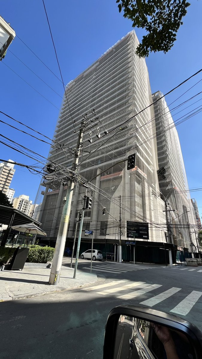 RoqNie's tweet photo. @alvaropereirajr @evenconstrutora @prefsp #moema está insuportável. Parece um canteiro de obras gigante. @prefsp @156 @ricardo_nunessp @creasp https://t.co/oFyWV7dhUZ