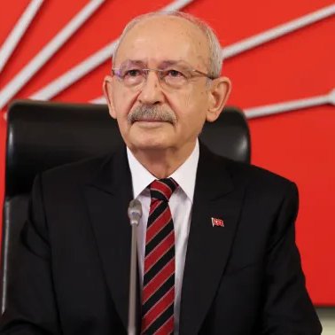 etkilihaberyeni's tweet photo. Gazeteci Şaban Sevinç:

"Kılıçdaroğlu, Deniz Göktaş’ın tutuklanmasının ardından adliyeden ayrılıp İstanbul’un en pahalı alkollü mekanlarından Ataşehir Develi Restorana gitti.

Burada kendisini bekleyen 40 kişilik butlancı ekibiyle buluşup kebap keyfi yaptı." https://t.co/499VvRwACo