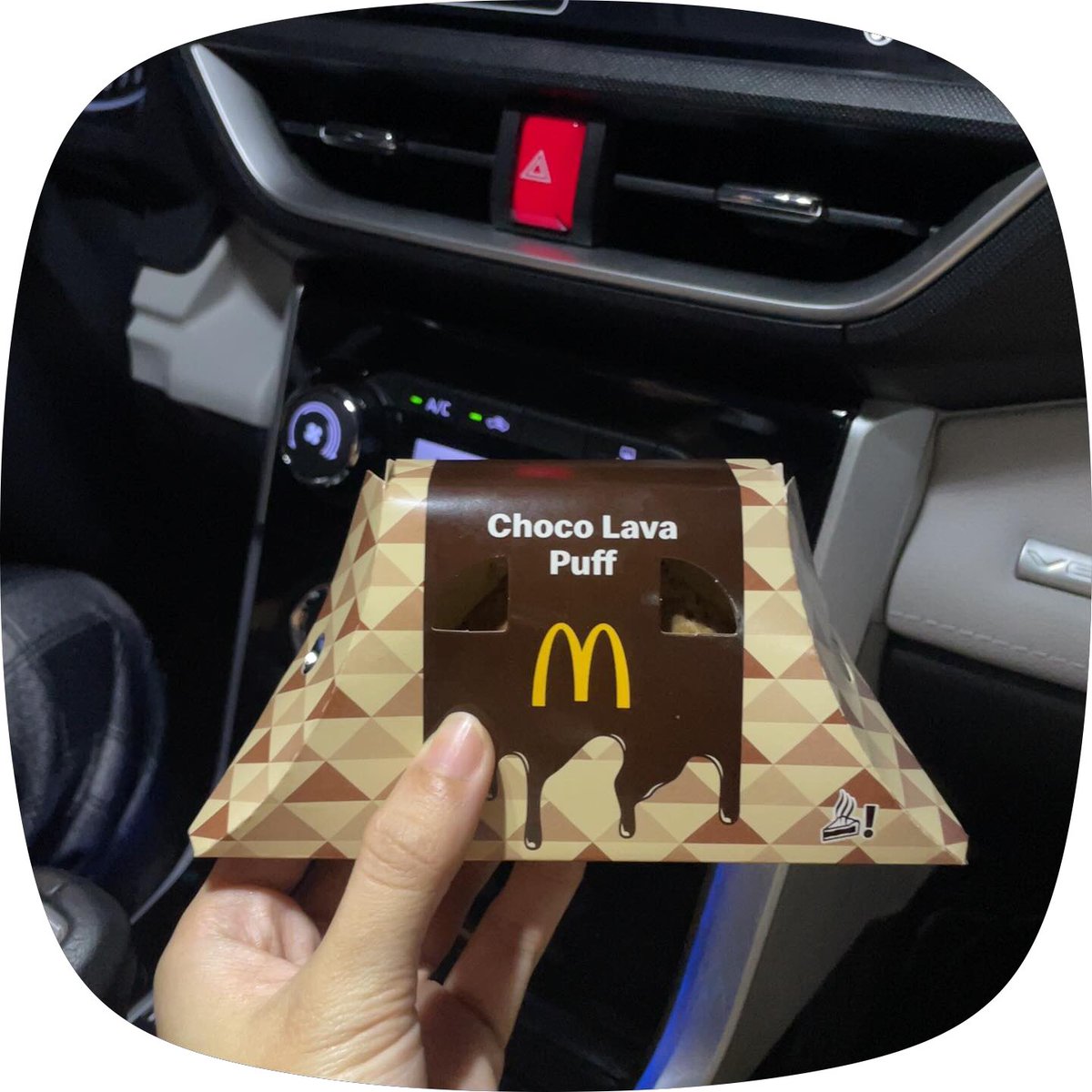 Isblxrd's tweet photo. Kc knows me soooo well! Sometimes even better than I know myself. 🥹

She knows that when I say, “I don’t want it,” I sometimes actually do. That’s why she’ll still buy it for me anyway. 😅 Just like when I said I didn’t want the s’mores cookies, she still bought them because https://t.co/TEIl8pNqsV