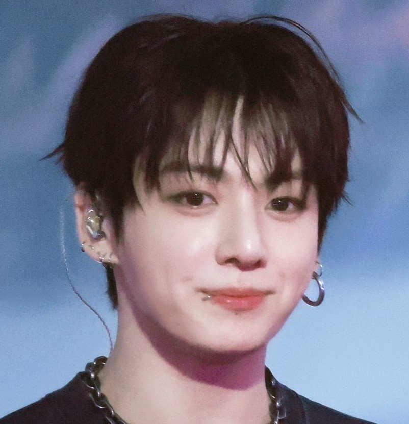selcagate's tweet photo. his teary eyes NOOO 😭😭😭 https://t.co/zy1moALzi1