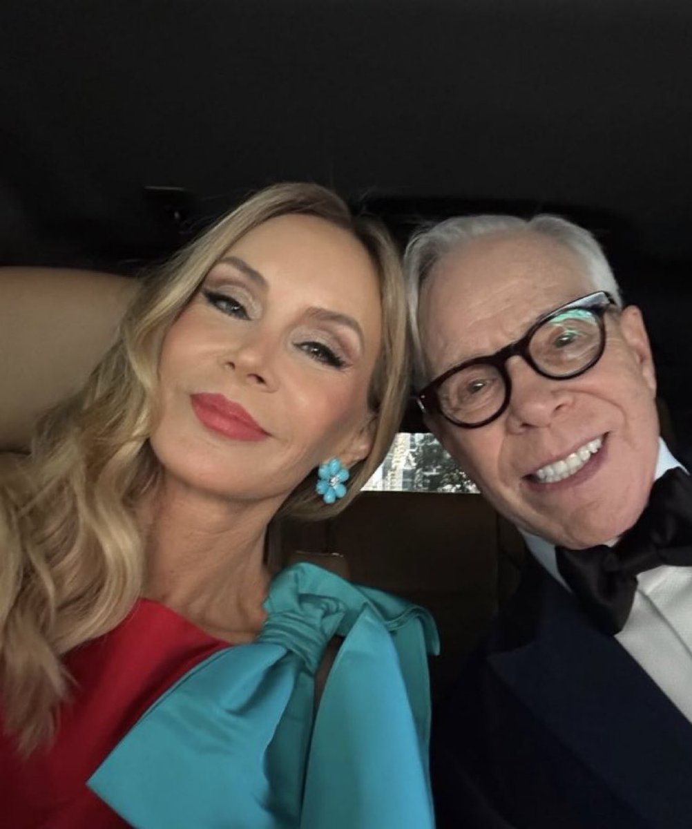 swifferupdates's tweet photo. 💍| Tommy Hilfiger and his wife Dee are going to Taylor and Travis' wedding! https://t.co/ieg1yxOkMN