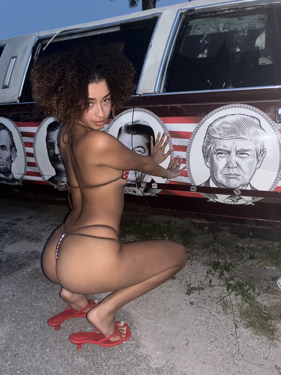 llaiijah's tweet photo. Up like Donald Trump🖤❤️
#maga #trump https://t.co/WDzf3FsHEz