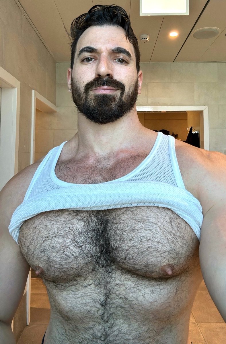 Eywildd's tweet photo. Need a pillow? https://t.co/cS9CXy0THc