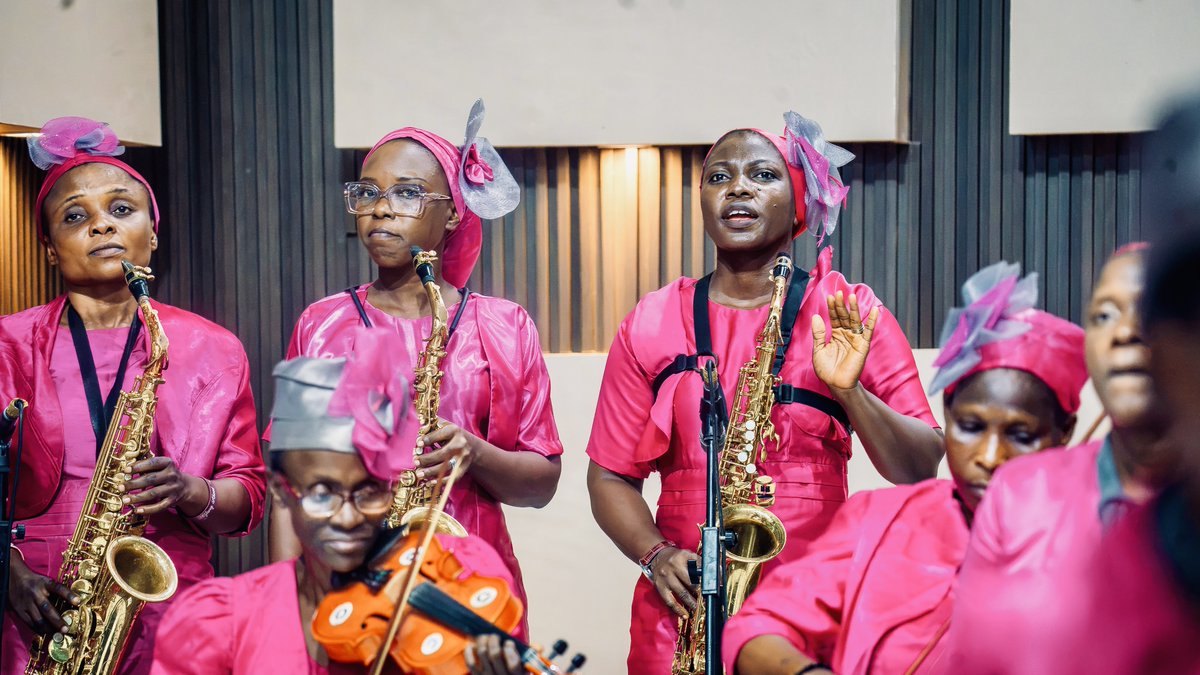dovetv's tweet photo. The Women's Choir led us in a powerful and heartfelt session of worship, ushering us into God's presence and lifting every heart in praise.

#DoveTV
#DoveTelevision
#HolyGhostService
#DivinePriorities
#OHPrimeTV https://t.co/t2fA8zho2c