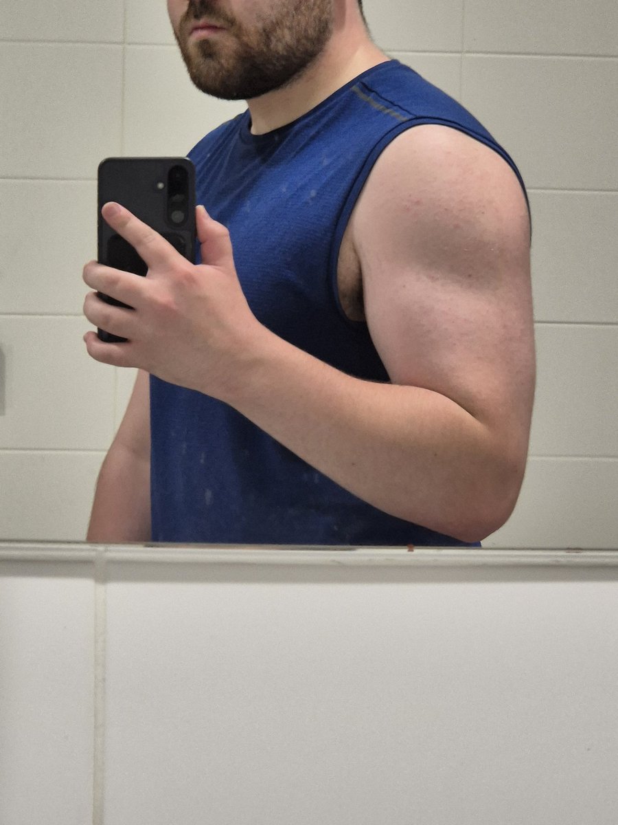 warmcham0mile's tweet photo. I might put you in a chokehold https://t.co/HwlZTl1q0s