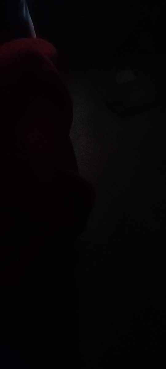 dr4yno's tweet photo. Me explaining to stream i bet this storm will knock our power out even tho its a tiny one ~~ couple hours later https://t.co/em7kQFL9YC