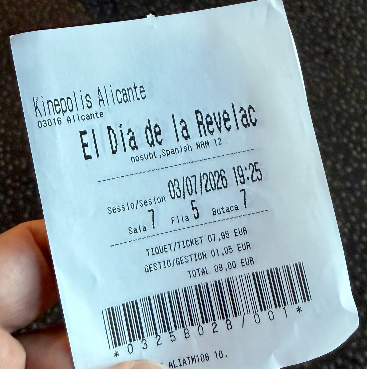 Javier__Sierra's tweet photo. Van dos veces. Y la película crece en cada visionado. Spielberg es lo mejor que le ha pasado al cine… 
#ElDíaDeLaRevelación https://t.co/pUVDvkmktD
