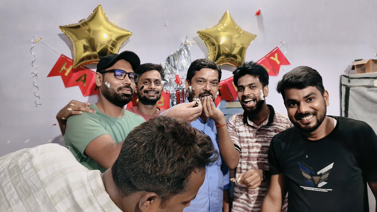 Ravi_Ranjan940's tweet photo. 🎂जन्मदिन की हार्दिक शुभकामनाएँ #दिलीप भैया!
ईश्वर आपको उत्तम स्वास्थ्य, दीर्घायु और हर क्षेत्र में सफलता प्रदान करें। हमेशा ऐसे ही छात्रों और समाज की सेवा करते रहें।🎉
#Happybirthday
#dilse_dilip
#birthdaygift
#StudentsVoice
#studentleader
#Biharstudentunion
@DileepY51270176 https://t.co/tfP3r0dtQk