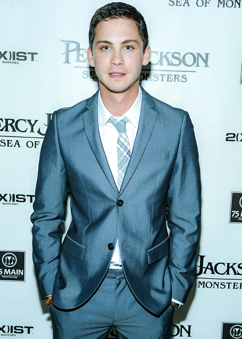 LoganLermanedit's tweet photo. Logan Lerman at the Percy Jackson: Sea Of Monsters Hamptons Premiere on July 28 2013 #loganlerman https://t.co/TwPhA3RhDO