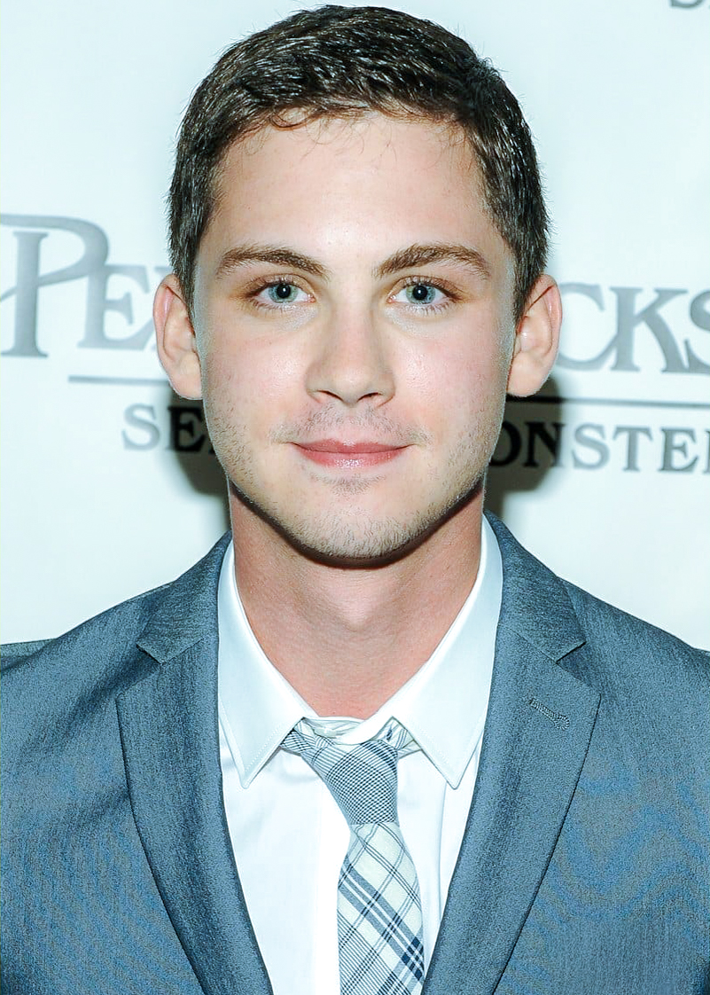 LoganLermanedit's tweet photo. Logan Lerman at the Percy Jackson: Sea Of Monsters Hamptons Premiere on July 28 2013 #loganlerman https://t.co/TwPhA3RhDO