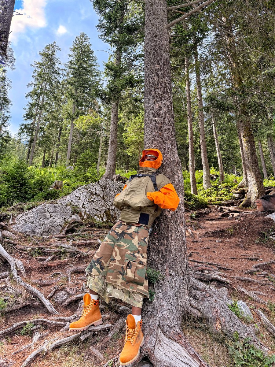 bloody_osiris's tweet photo. In Switzerland Spending Keyshia Cole Momma https://t.co/gBQNLsZVm5