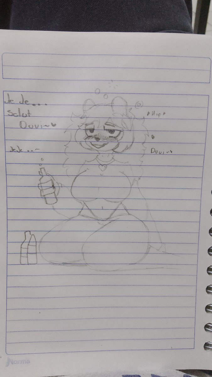 Infamous_Thing's tweet photo. Dibujo rápido en clase 👀, creo que se verá mejor si lo paso a digital.. con cariño a una persona especial para mí 💖 https://t.co/DlBpmwCN2V