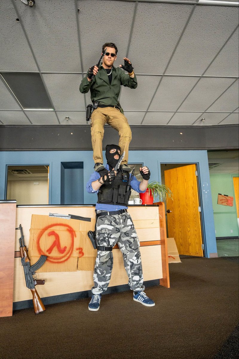 kommandostore's tweet photo. Knife fight on B? 🔪🫯 https://t.co/1zjcAAJAla