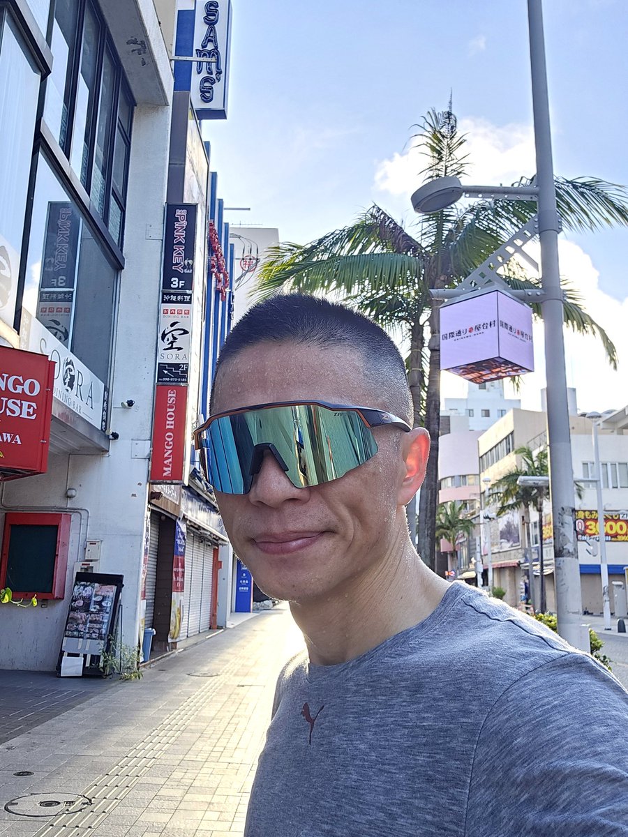 tbk1202's tweet photo. I run Therefore I am Alive……Seven

At OKINAWA https://t.co/K4FAMpUsx1