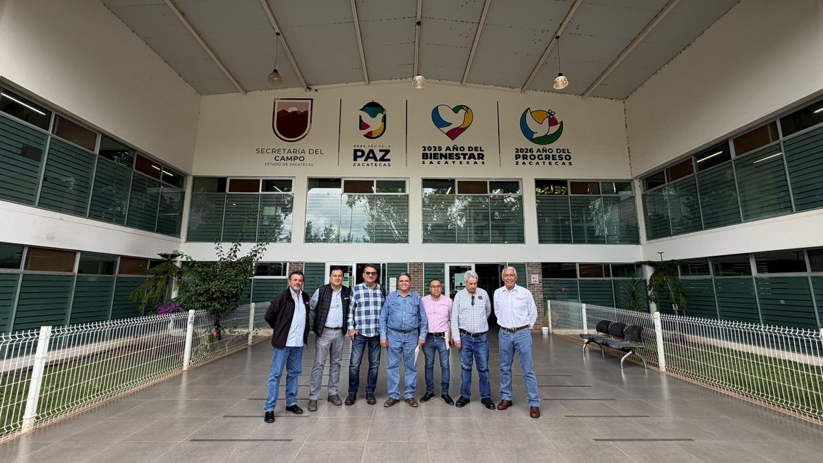 ConaguaDLZac's tweet photo. El @GobiernoMX a través de la #Conagua impulsa proyectos para el desarrollo del campo y el uso eficiente del #Agua. Hoy, el Ing. Aarón Mastache, Subdirector de Infraestructura Hidroagrícola, presentó el Plan Nacional de Tecnificación para el distrito de Riego 034 en #Zacatecas. https://t.co/J5oE4ZHV4r