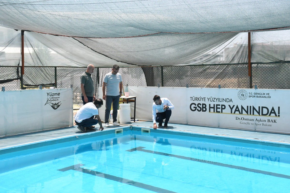 GSB_Sirnak's tweet photo. Gençlerimizi modern spor tesisleriyle buluşturmak ve sporun her yaştan vatandaşımıza ulaşmasını sağlamak için çalışmalarımızı sürdürüyoruz. 🏊‍♂️🇹🇷 https://t.co/0TiDsKBkl8