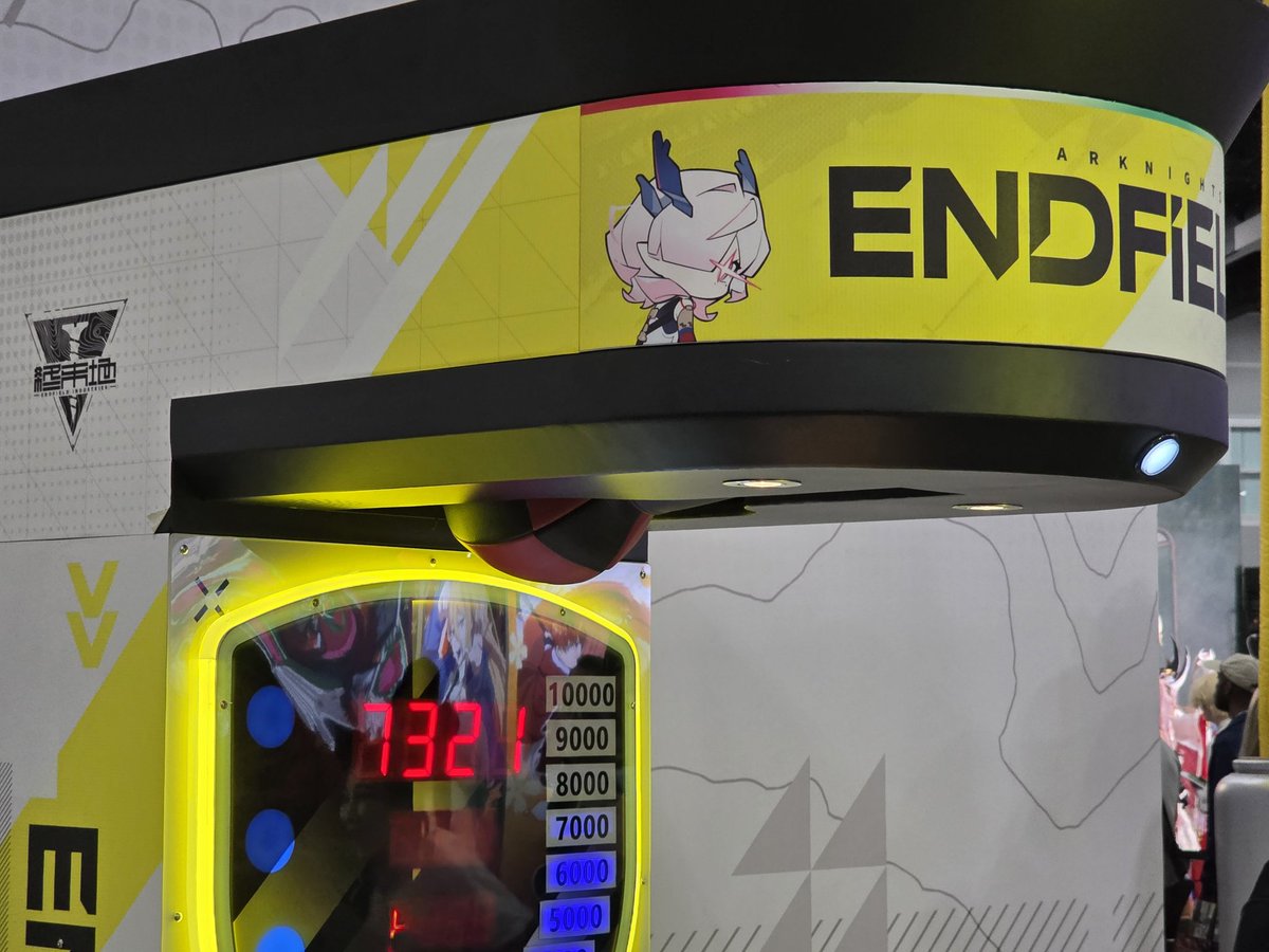 Syerathe's tweet photo. #EndfieldAX2026 Loving the art on the punching machine, I'd pass out from fear if Mi Fu looked at me like that! https://t.co/4nrdTqoNs2
