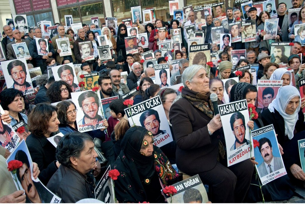 BruskBahoz's tweet photo. Bu sıradan bir suskunluk değil !!
bir Asır  hasret
susuyor içimde…
#CumartesiAnneleri1110Hafta 
#DayikênŞemîyêHafteya1110 https://t.co/91otuwoI65