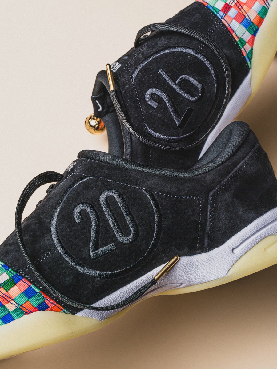 ModernNotoriety's tweet photo. Ducks of a Feather x Nike Total 90 "Beautiful Game"

🗓️ July 14th (GOAT)
📈 Limited to 300 pairs https://t.co/DCGNqxg3b1