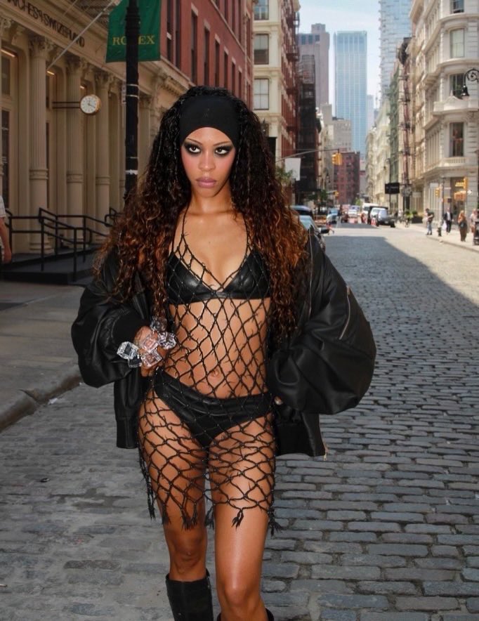 hourlyriconasty's tweet photo. Rico Nasty in new photo 🖤 https://t.co/8Tuu92R69q