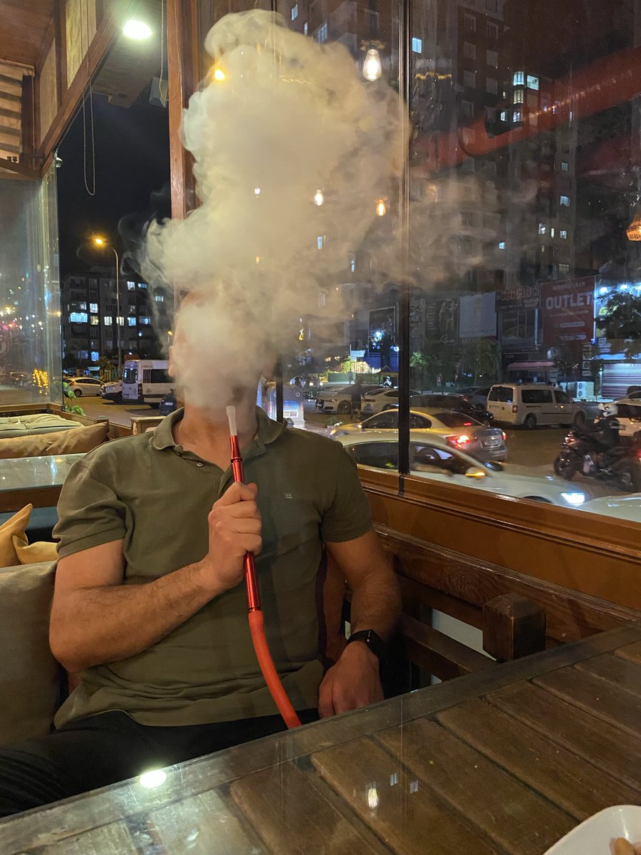 eeyuperturk's tweet photo. Yüzümü duman gizledi belki ama niyetim hep netti; herkes bakabilir, herkes göremez. https://t.co/hMK9QX1Gtg