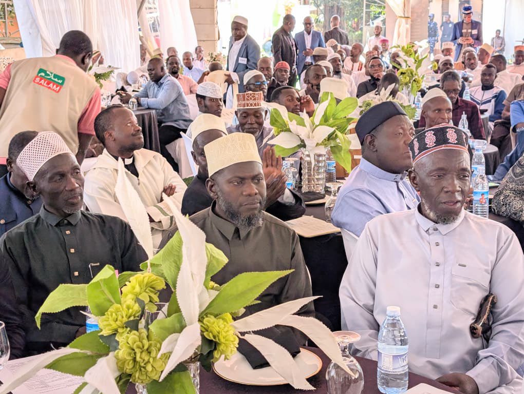 ProfMuhwezi's tweet photo. Today, I joined the @OfficialMubs Muslim Community, to celebrate the remarkable legacy and bid farewell to Sheikh Muhammad Ali Waiswa who has faithfully served our great institution for over 20 years as the school Imam.

His unwavering commitment to faith, humility, integrity, and service has strengthened our community, nurtured generations of students and staff, and fostered unity, peace, and moral leadership at MUBS. We are deeply grateful for his invaluable contribution and pray for abundant blessings, and success in the next chapter of his service.
