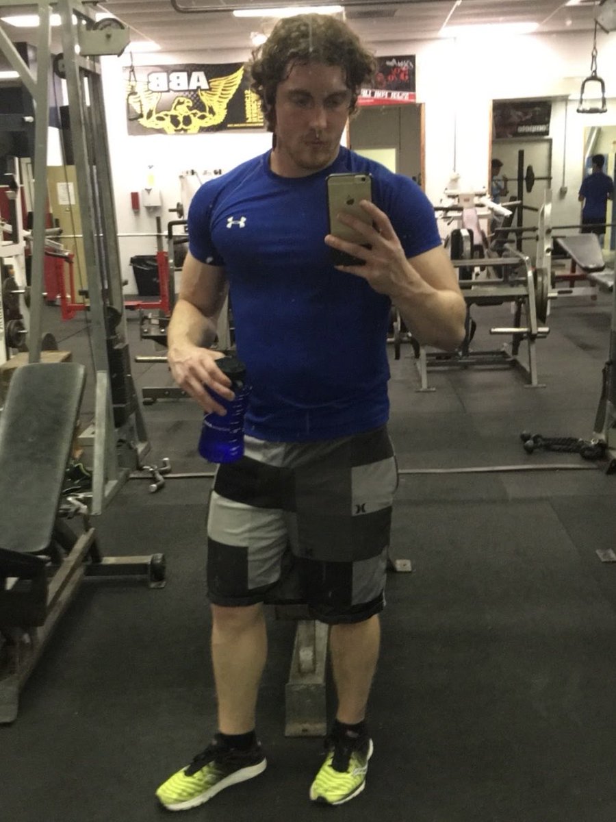 dallastheghost's tweet photo. Me at 32/22. The two strongest phases of my life so far. My friends called the second pic “Beefcake Dallas” but now that I’ve exceeded that level I would prefer “Beef Swellington” thank you very much. 🥩 #weightlifting #bodybuilding #gym https://t.co/I5Lmr6Qnrt