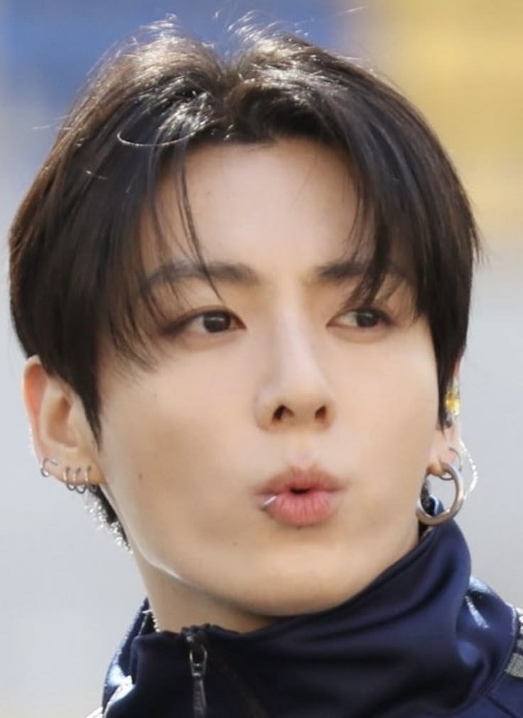 goforitall_1997's tweet photo. #NETIZENSCHOICE #JUNGKOOK for Most Handsome Man Alive #MHMA2026 #MHMA2026JUNGKOOK
@thenreport 🫶 https://t.co/KZ5k9rFmEN