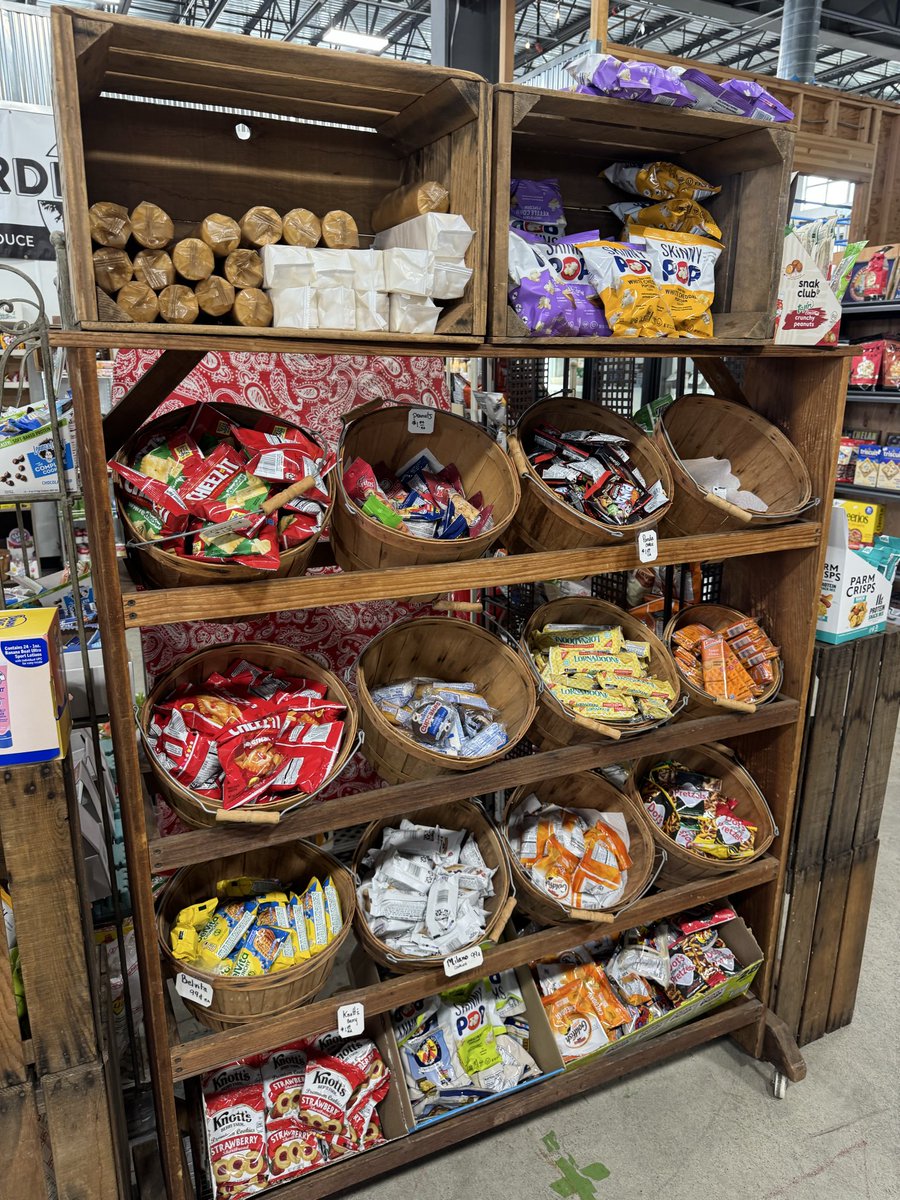 wmaruston's tweet photo. Coming to the fireworks tomorrow and forgot something? No worries! 
Stop by Fardell Farms for fresh fruit 🍓, grab-and-go snacks 🥨, sunscreen ☀️, and all those last-minute essentials before the show. See you at the Market 💙 https://t.co/Q1pFcSlyig
