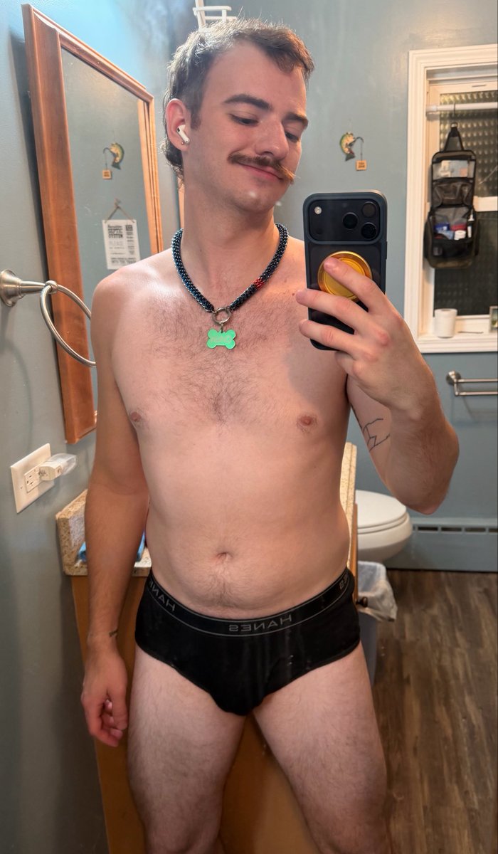 PupOrionGreen's tweet photo. Felt really cute in these briefs. Whaddya think?
#underwear #briefs https://t.co/vryqgi4Utf